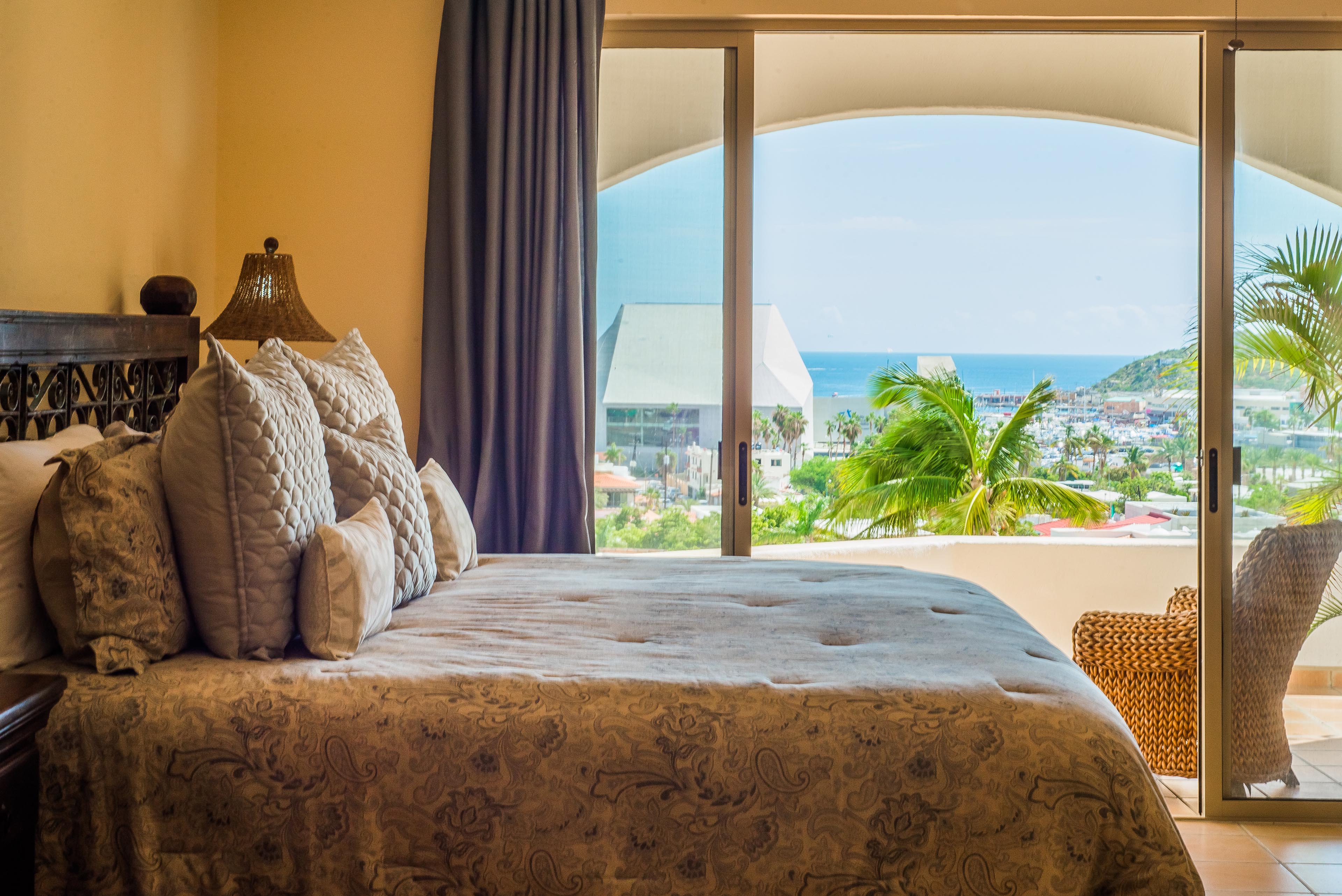 Six Bedroom Cool Luxury Villa